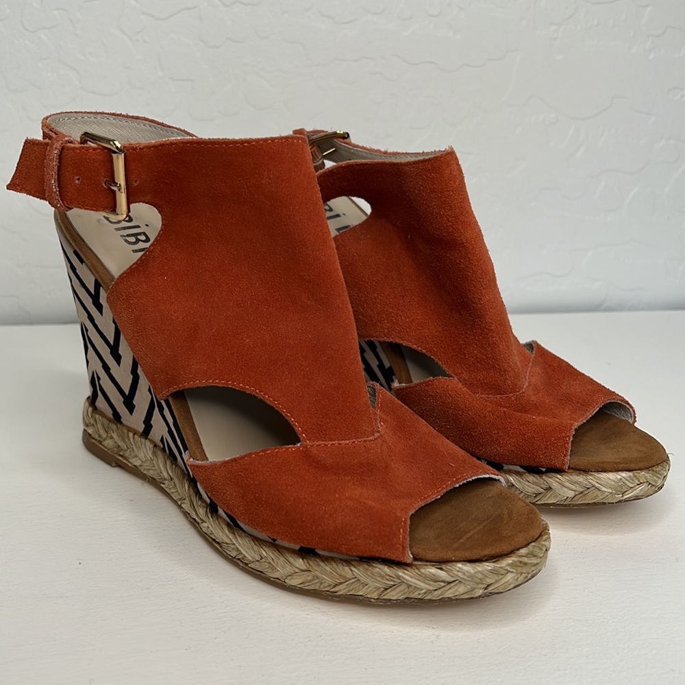 Bibi Lou rust orange suede & chevron wedge size 9 from Anthropologie - Picture 3 of 15